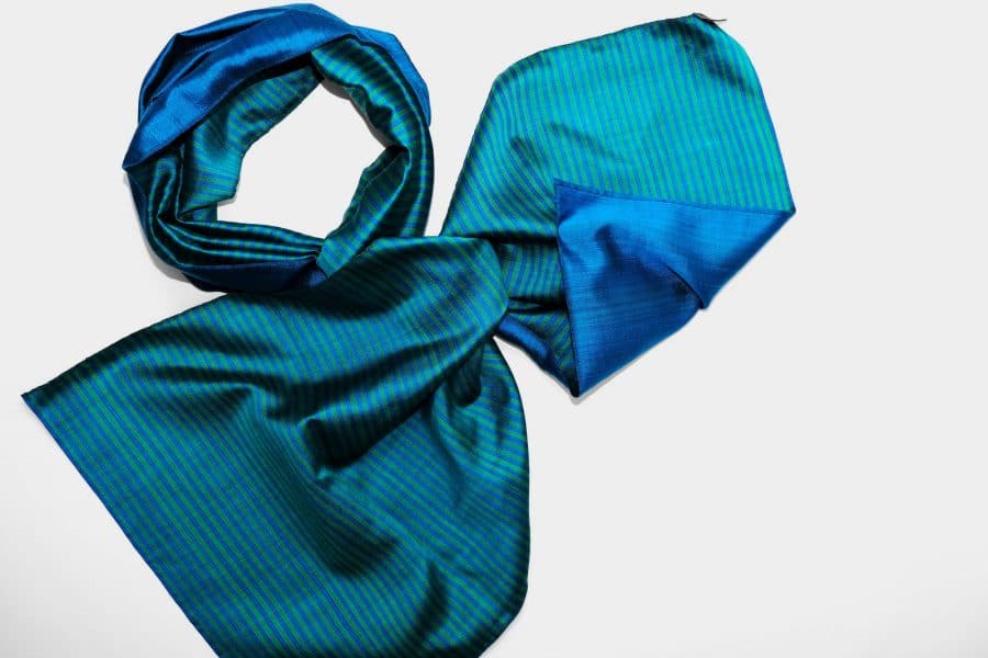 AZEZANA_Pure-Silk-Scarves_AZ-S1920_Green-Blue-Gruen-Blau_DSCJ0068-025