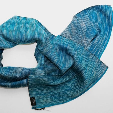 Handgefertigter Kaschmir Schal Blau Weiß Natürliche Färbung